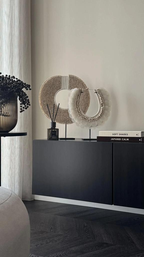 Luxe ronde schelpenketting op voet Papua (L), Huis en Inrichting, Woonaccessoires | Overige, Nieuw, Ophalen of Verzenden