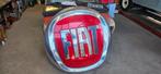 Groot Fiat logo., Ophalen