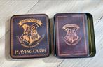 Harry Potter Hogwarts Speelkaarten in Blikken Doos, Een of twee spelers, Ophalen of Verzenden, Zo goed als nieuw