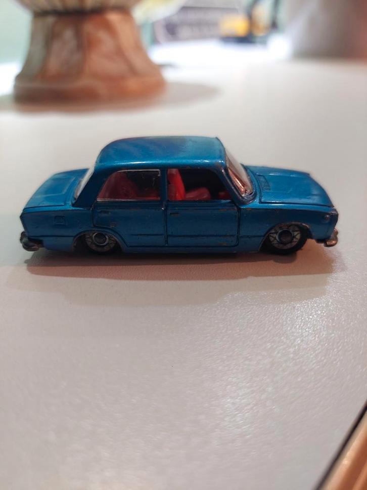 PENNY/POLITOYS: FIAT 124 N0 201D (1970) 1:66, Hobby en Vrije tijd, Modelauto's | Overige schalen, Zo goed als nieuw, Auto, Ophalen of Verzenden