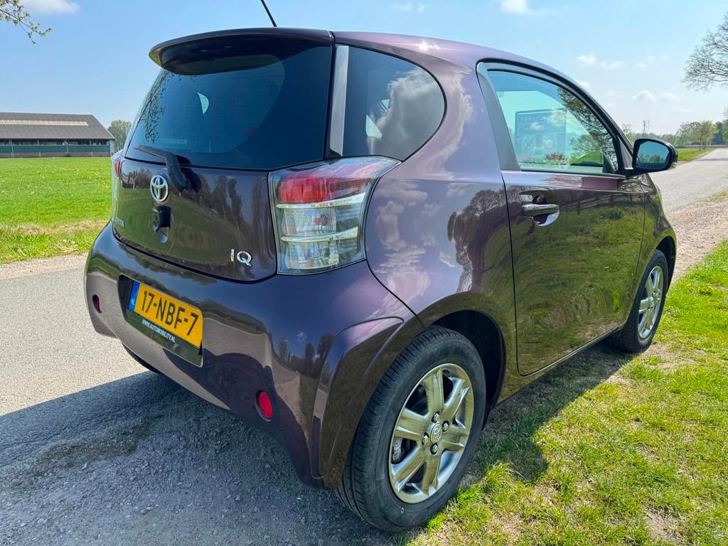 Toyota IQ 1.0 VVTi Aspiration |navigatie|climate control, Auto's, Toyota, Euro 5, Stof, Gebruikt, Zwart