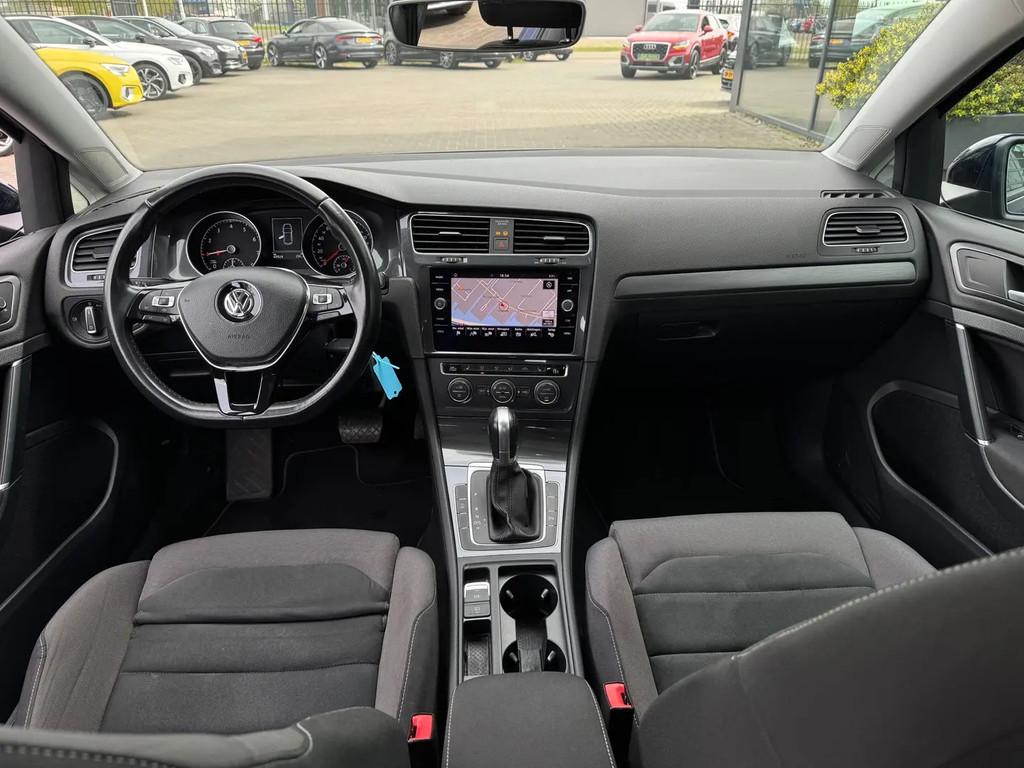 Volkswagen Golf 1.0 TSI * Panoramadak * Camera € 18.945,00, Automaat, Gebruikt, 4 cilinders, Blauw