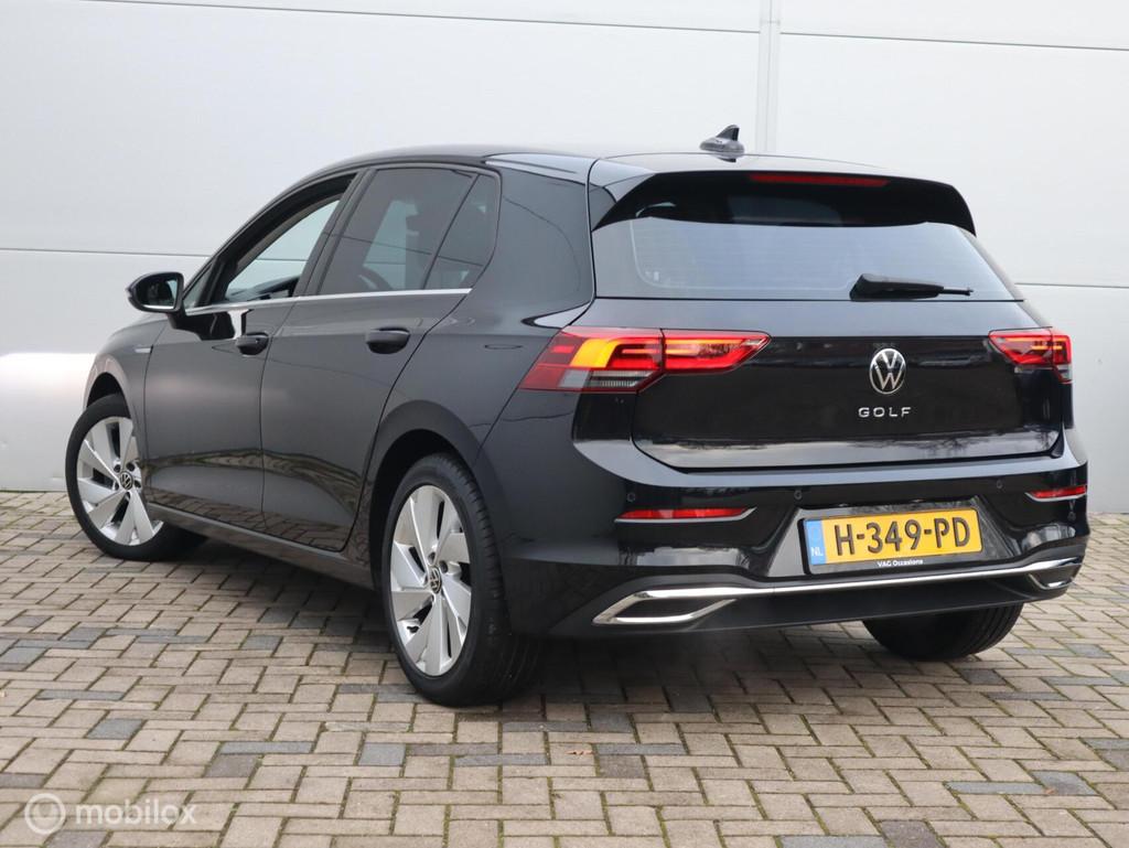 Volkswagen Golf 1.5 TSI Style Alcantara CarPlay LED PDC Acc, Voorwielaandrijving, 4 cilinders, Alcantara, Zwart