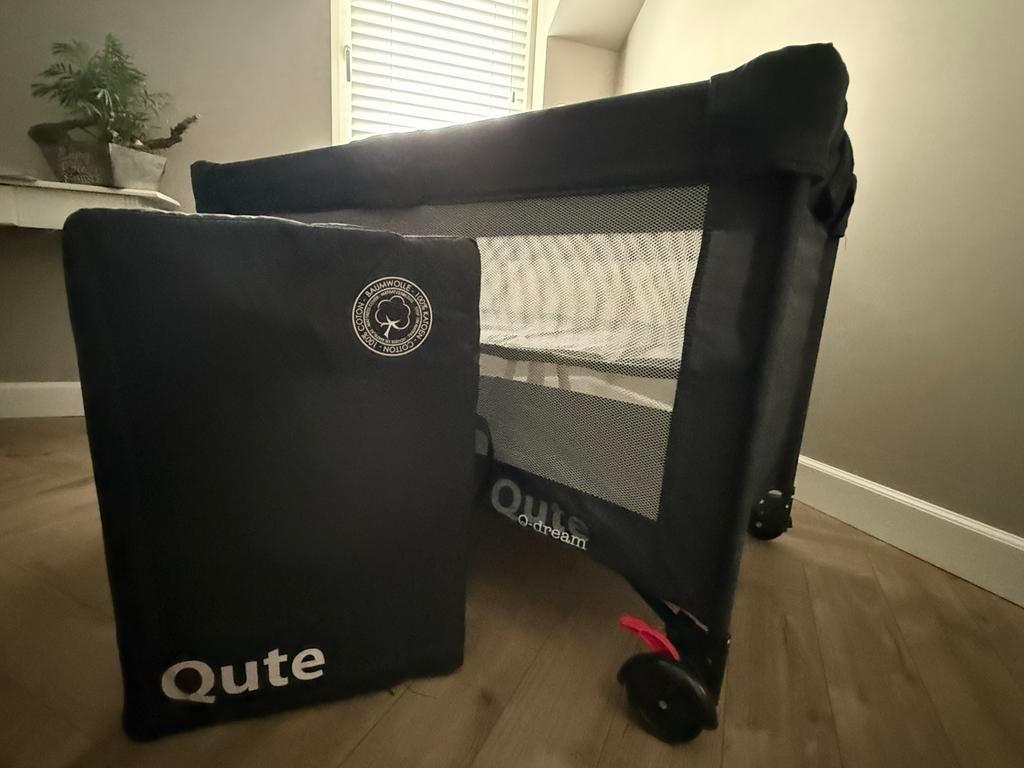 Campingbedje Qute met verhoger en matras!, Kinderen en Baby's, Babywiegjes en Ledikanten, Ophalen, Gebruikt, Reisbedje