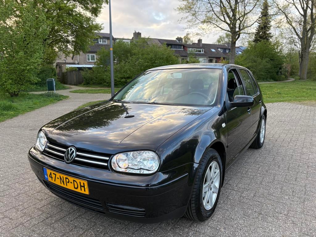 Volkswagen Golf 1.6 77KW 2004 5DRS OCEAN CLIMATE NIEUWE APK!, Voorwielaandrijving, 1145 kg, Zwart, 4 cilinders