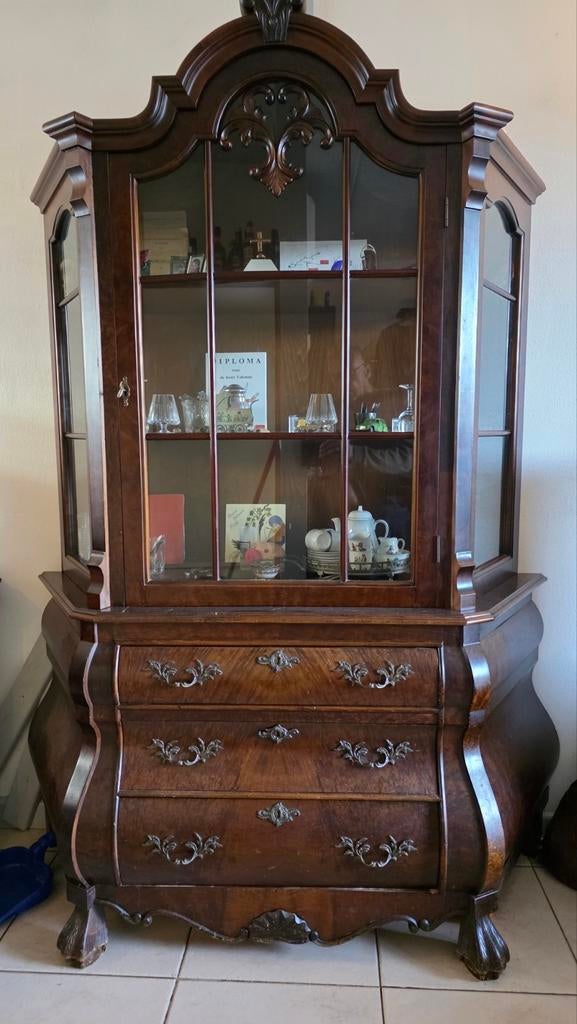 Prachtige noten vitrinekast - Tegen elk aannemelijk bod, Huis en Inrichting, Kasten | Vitrinekasten, Ophalen, Gebruikt, Glas, 25 tot 50 cm