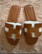 Hermes slippers bruin maat 36, Kleding | Dames, Schoenen, Ophalen of Verzenden, Nieuw, Bruin