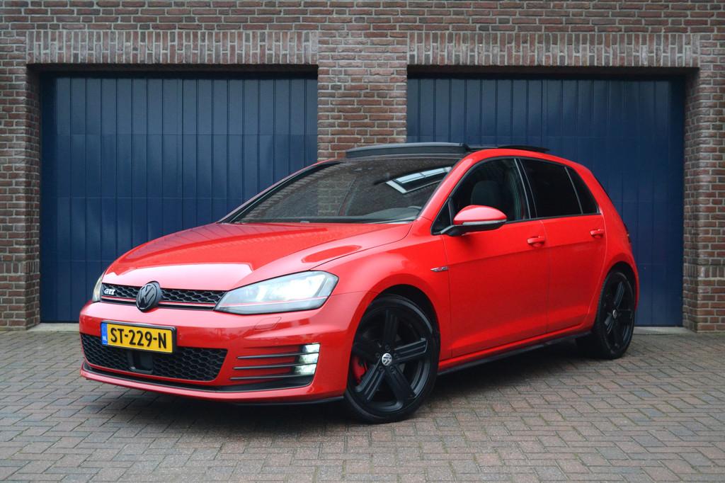 Volkswagen Golf GTI 2.0 TSI 220pk | Panoramadak | Stoelverwa, Voorwielaandrijving, Gebruikt, 4 cilinders, 1984 cc