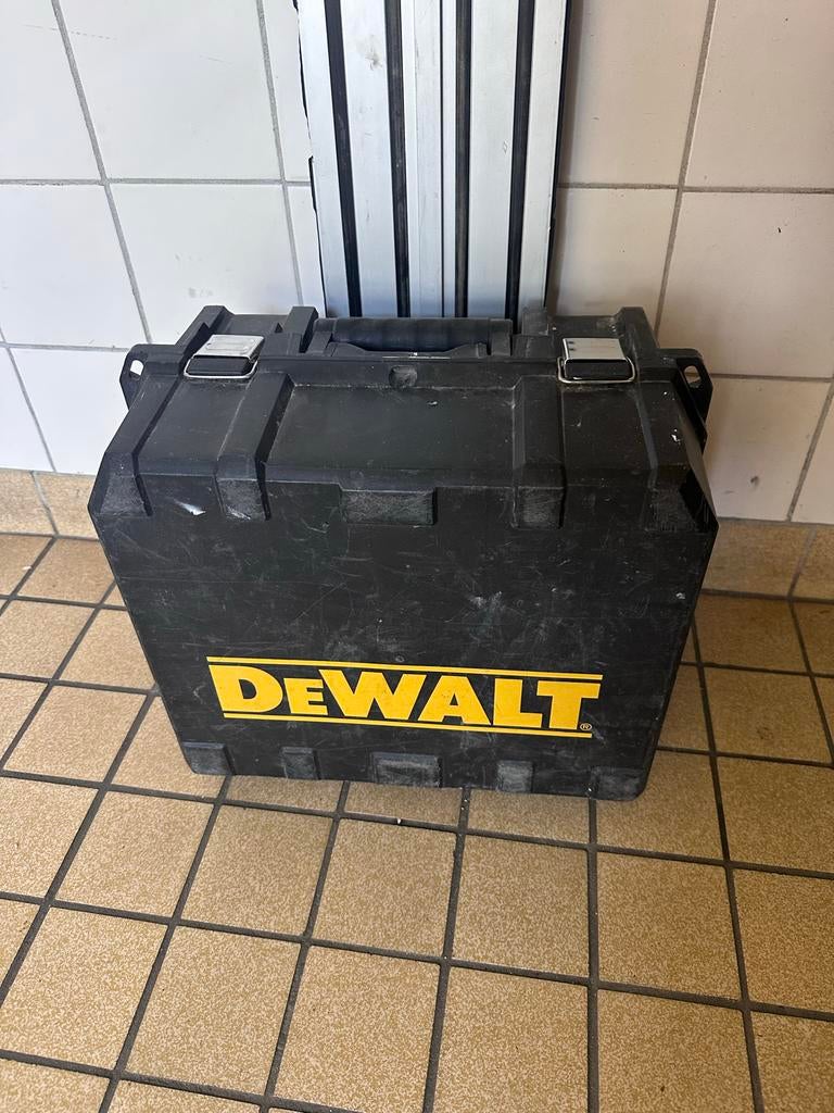 DeWalt Cirkelzaag in koffer, Gebruikt, Cirkelzaag, 600 tot 1200 watt, Ophalen of Verzenden