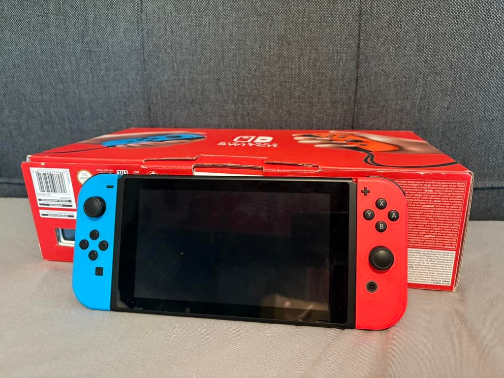 Nintendo switch, Ophalen of Verzenden, Zo goed als nieuw, Met 2 controllers, Switch Original