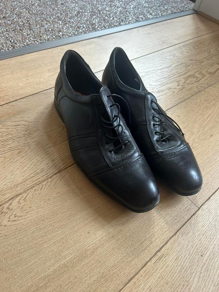 Zwarte herenschoenen Fluchos 43, Ophalen of Verzenden, Zo goed als nieuw, Zwart