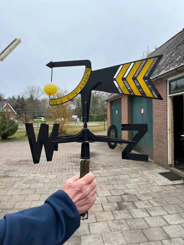 Windwijzer van kunststof met windrichtingen, Tuin en Terras, Windwijzers en Windmolens, Gebruikt, Ophalen