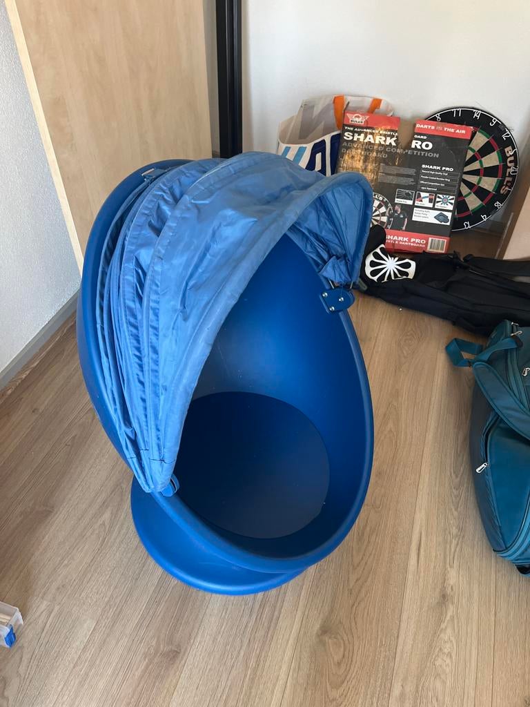 Ikea draaifauteuil, blauw met kap, Kinderen en Baby's, Kinderstoelen, Ophalen of Verzenden, Overige typen