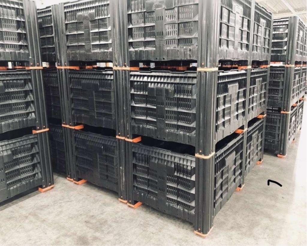 Nieuwe zwarte geperforeerde kunststof palletboxen 2 maten, Doe-het-zelf en Verbouw, Kratten en Dozen, Nieuw, 100 cm of meer, 50 cm of meer