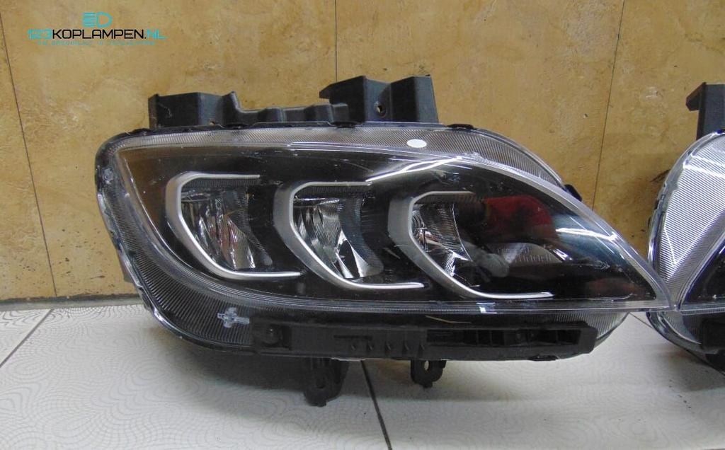 Hyundai Kona Facelift koplamp links rechts, Gebruikt, -, -, Ophalen of Verzenden