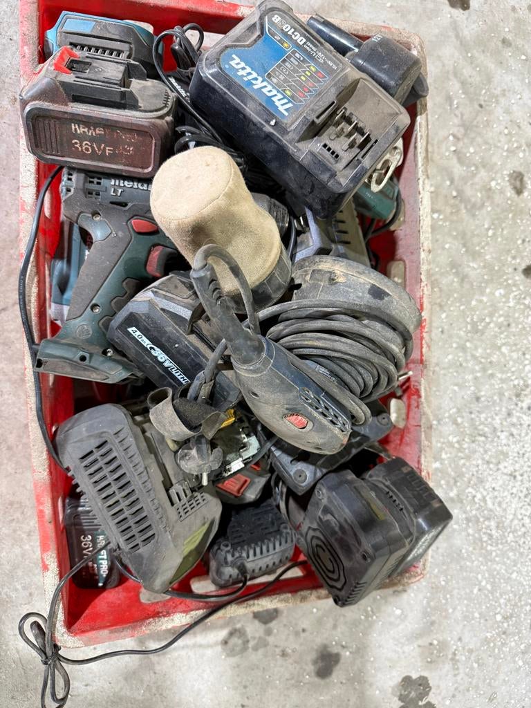 Kist vol (accu) gereedschap - Werking onbekend, Ophalen, Gebruikt