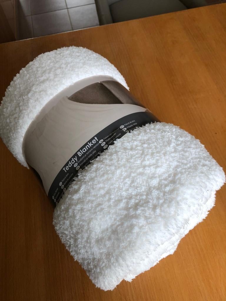 Te koop zachte deken.(nieuw)., Ophalen of Verzenden, Nieuw, Wit, Overige materialen