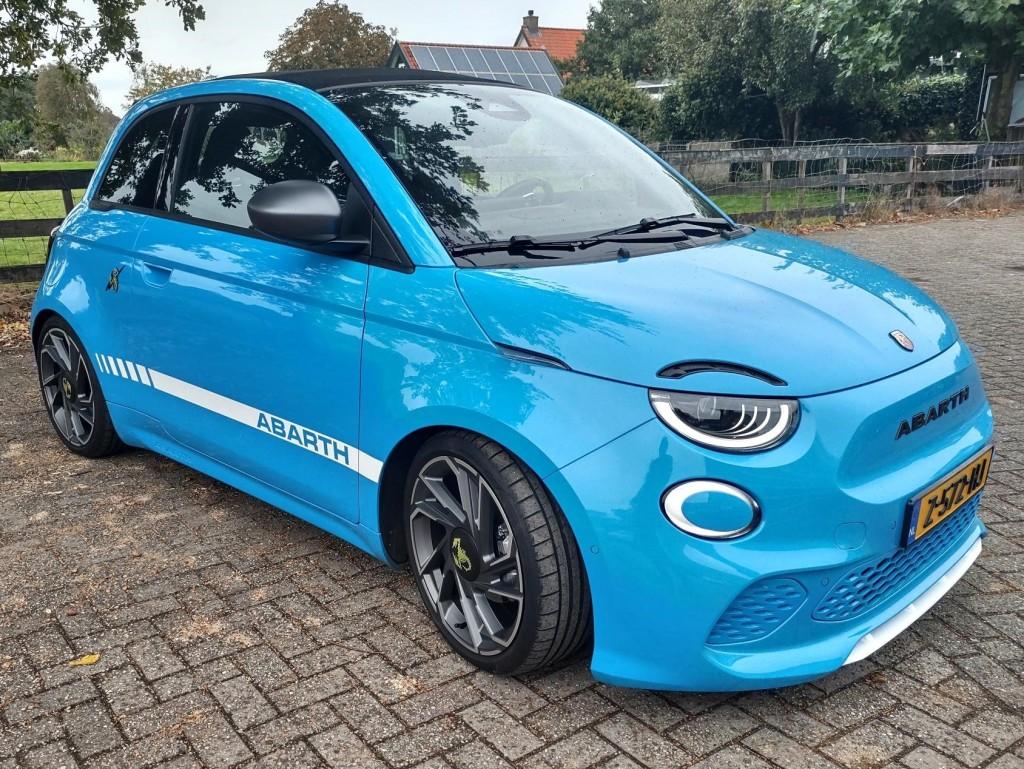 Fiat 500 E- Abarth-Scorpionissima- Cabrio- Spring Sale !, Auto's, Fiat, Automaat, Gebruikt, Huisgarantie, Te koop