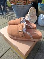 Warmbat suède muilen / clogs - Maat 39, Bruin, Instappers, Ophalen of Verzenden, Zo goed als nieuw