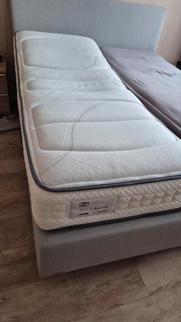 Avek elektrisch verstelbare boxspring met Simmons matrassen, Huis en Inrichting, Slaapkamer | Boxsprings, Zo goed als nieuw, 160 cm