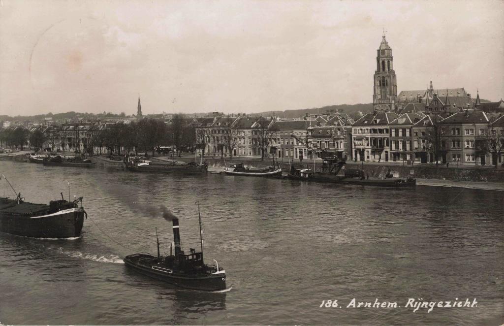 Arnhem Rijngezicht met sleepboot OM351, Ophalen, 1920 tot 1940, Gelopen, Gelderland