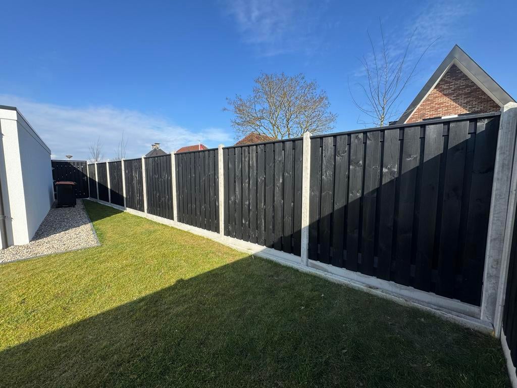 Grenen hout/beton schutting €95 p/m inclusief montage, 6 meter of meer, Ophalen of Verzenden, Hout, 1 tot 2 meter