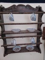 rek met kopjes/schoteltjes, Ophalen, Zo goed als nieuw, Hout, Cd's