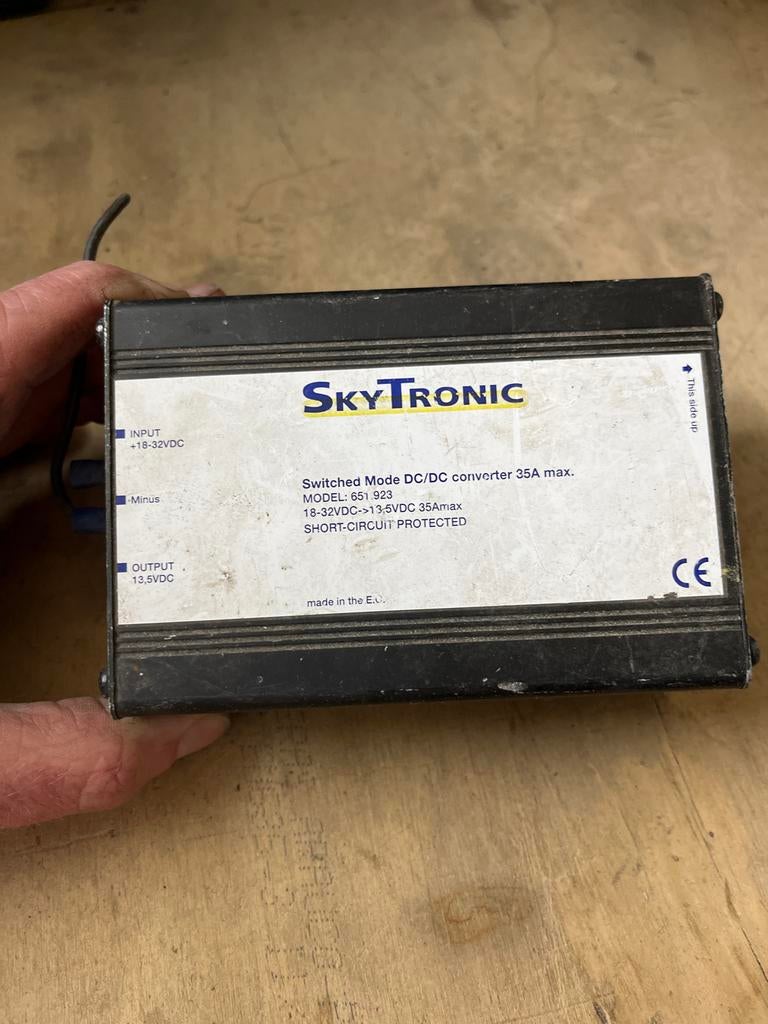 24-12v omvormer SKYTRONIC Converter 18-32VDC naar 13.5VDC, Ophalen of Verzenden, Gebruikt