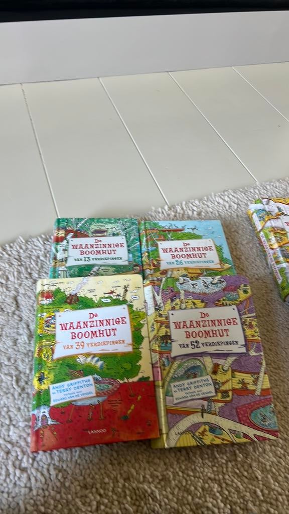 8 x De waanzinnige boomhut boeken, Ophalen of Verzenden, Zo goed als nieuw