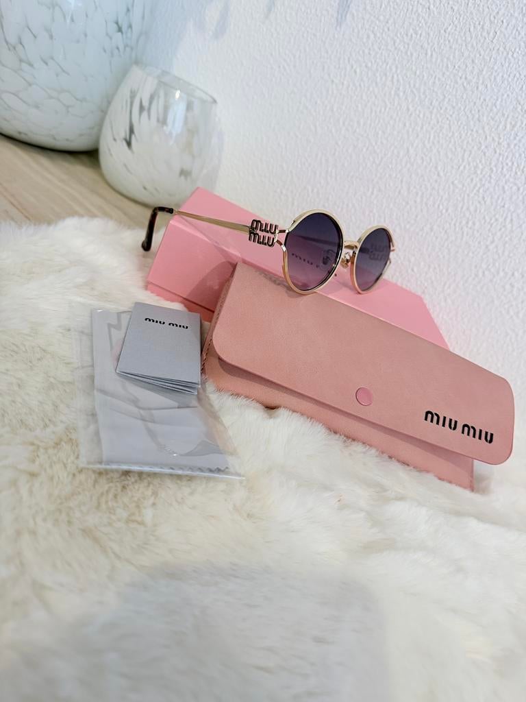 Miu Miu zonnebril nieuw, Sieraden, Tassen en Uiterlijk, Zonnebrillen en Brillen | Dames, Ophalen of Verzenden, Nieuw