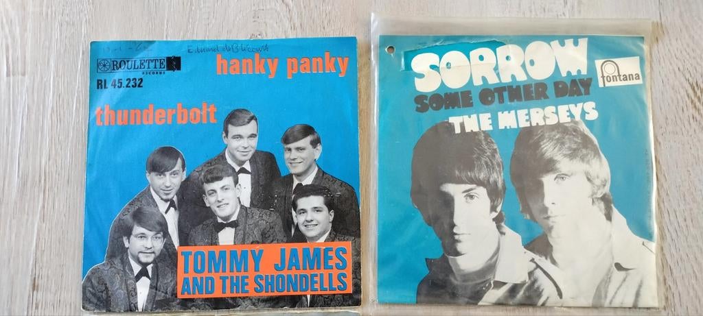 Te koop 4 singeltjes uit de jaren 60, Ophalen of Verzenden, Gebruikt, Overige formaten, Poprock