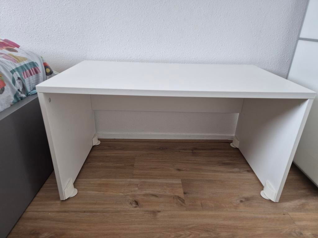 Kinderbureautje / bankje Smastad en leuke stoeltjes., Ophalen, Gebruikt, Tafel(s) en Stoel(en)