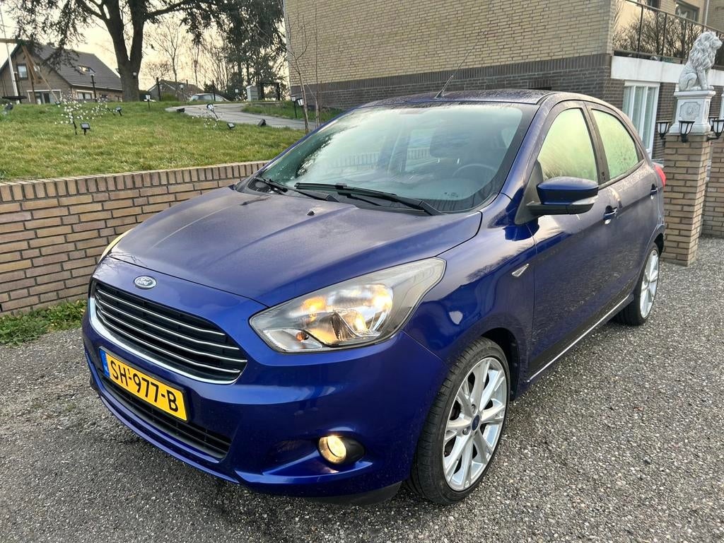 Ford Ka + 1.2 Bijna Nieuw PDC LM Velgen Veel opties, Auto's, Ford, Stof, 40 €/maand, Zwart, Ka