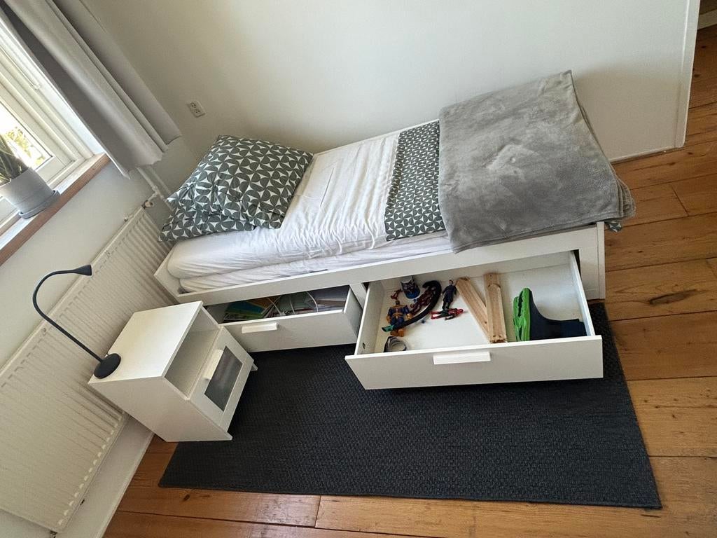IKEA BRIMNES double bed with drawers 90x200, Huis en Inrichting, Slaapkamer | Bedden, Overige materialen, 90 cm, Wit, Tweepersoons