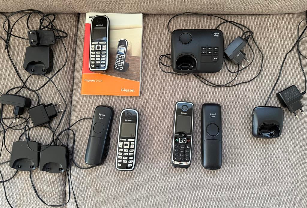 Gigaset DECT telefoons met basisstation en laders, Ophalen of Verzenden, Gebruikt, 4 handsets of meer