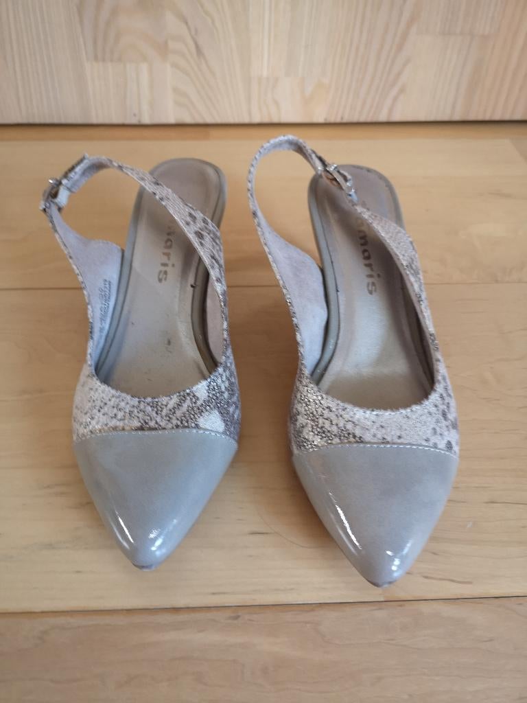 Tamaris hakken muiltjes dansschoenen 37 als nieuw, Kleding | Dames, Schoenen, Tamaris, Zo goed als nieuw, Grijs, Sandalen of Muiltjes