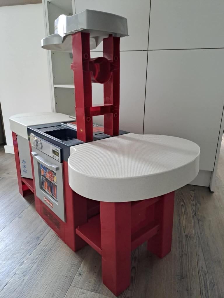 Miele speelkeukentje met toebehoren, Ophalen, Gebruikt, Speelkeuken