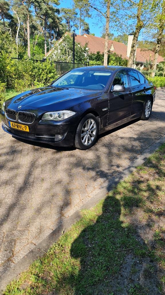 BMW 5-serie 523i 3.0 ShadowLine Sport High Executive, Automaat, Bi-Xenon koplampen, Achterwielaandrijving, 2000 kg