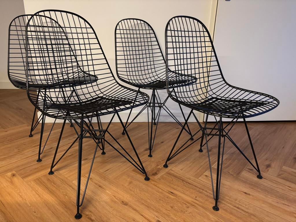 Vitra Eames Wire Chair DKR - zwart (set van 4), Ophalen, Zo goed als nieuw, Zwart