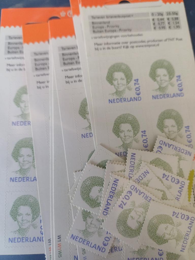 zakje met 100 postzegels € 0,74 met 50% korting nominaal, Ophalen of Verzenden, Na 1940, Postfris