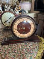 Antieke Juba tafelklok met olifant decoratie, Ophalen