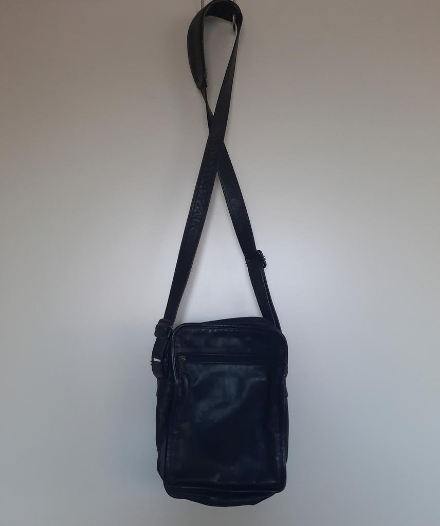 Tumi Alpha 910D3 Leren Schoudertas / Crossbodytas, Overige merken, Gebruikt, Zwart, Ophalen of Verzenden