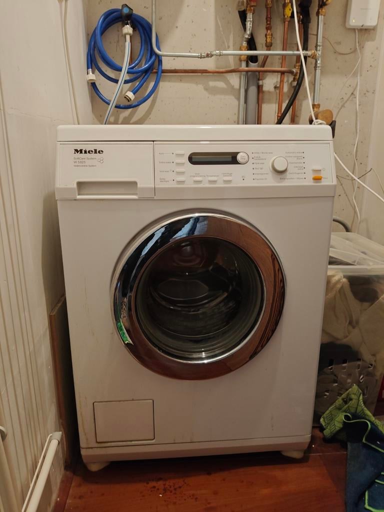 MIELE W5825 wasmachine, Ophalen, Zo goed als nieuw, 85 tot 90 cm, 1200 tot 1600 toeren