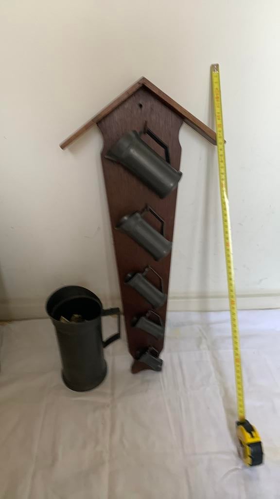 Tinnen kannen in kastje, Ophalen of Verzenden