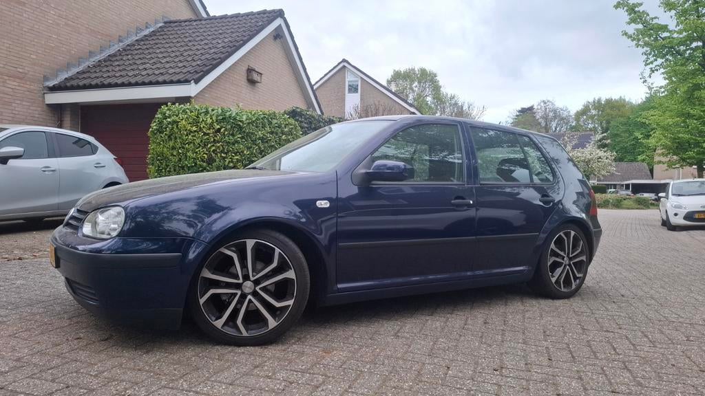 Volkswagen Golf 1.6 *GEEN APK*, Voorwielaandrijving, 1145 kg, Zwart, 4 cilinders