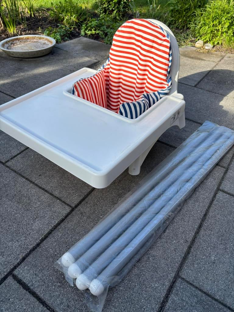 IKEA kinderstoel met kussentje, Ophalen, Zo goed als nieuw, Overige typen, Afneembaar eetblad