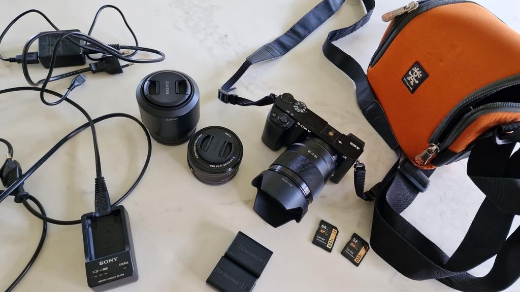 Sony a6000 compleet met accessoires & 3 objectieven, Compact, Ophalen of Verzenden, Zo goed als nieuw, Sony