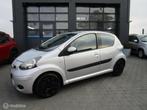 Toyota Aygo 1.0-12V Comfort 5drs 120dkm Airco Carplay Naviga, Auto's, Voorwielaandrijving, Stof, Gebruikt, Zwart