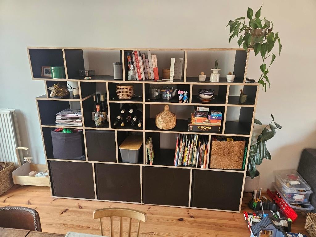 Tylko Kast zwart, Ophalen, Met deur(en), Zo goed als nieuw, 200 cm of meer