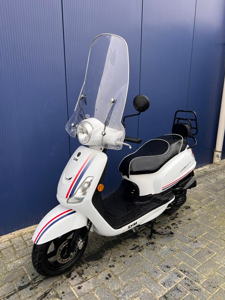 Sym Fiddle 2 lage kmstand, Ophalen, Maximaal 45 km/u, Zo goed als nieuw, Benzine